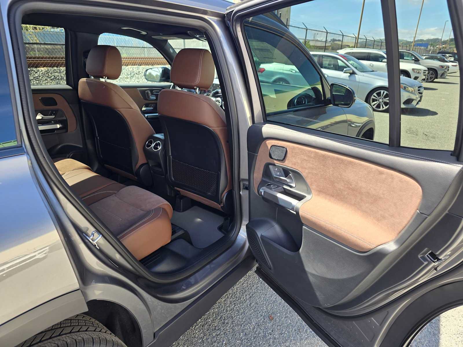 New 2026 Mercedes-Benz GLB 250 4MATIC image 16