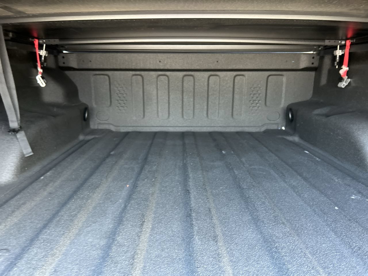 Used 2025 Jeep Gladiator Sport AWD/4WD image 9
