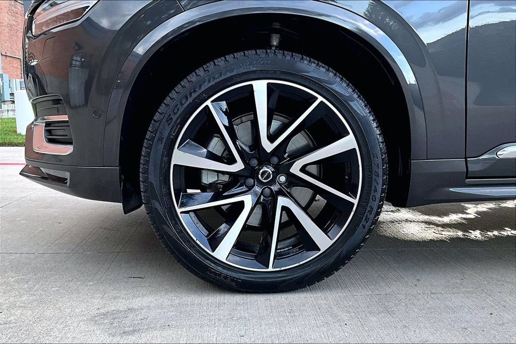 Used 2023 Volvo XC90 B6 Plus AWD/4WD image 11