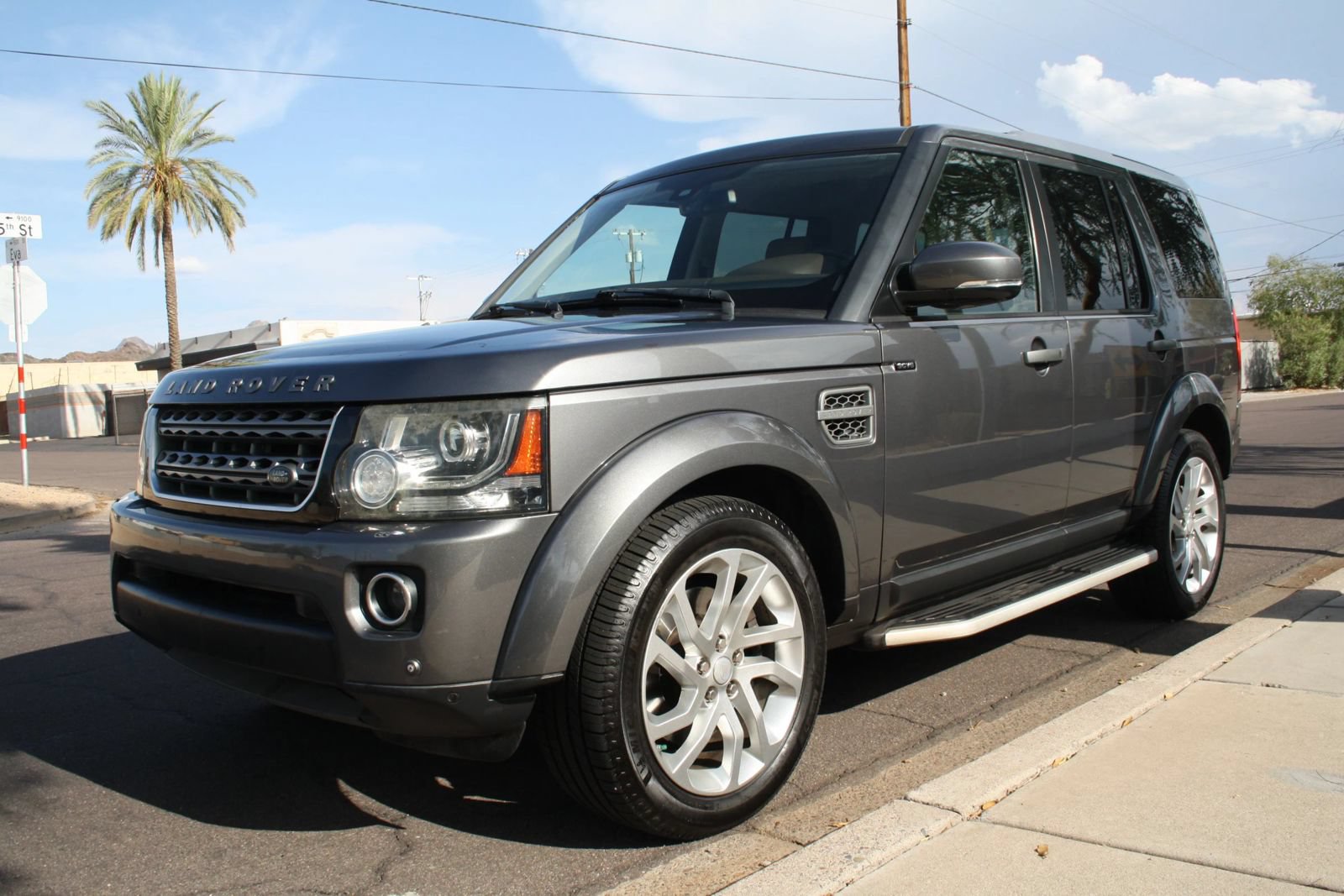 Used 2016 Land Rover LR4 HSE AWD/4WD image 8
