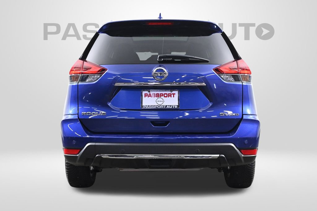 Used 2019 Nissan Rogue SV w/ Sun & Sound Touring Package image 9