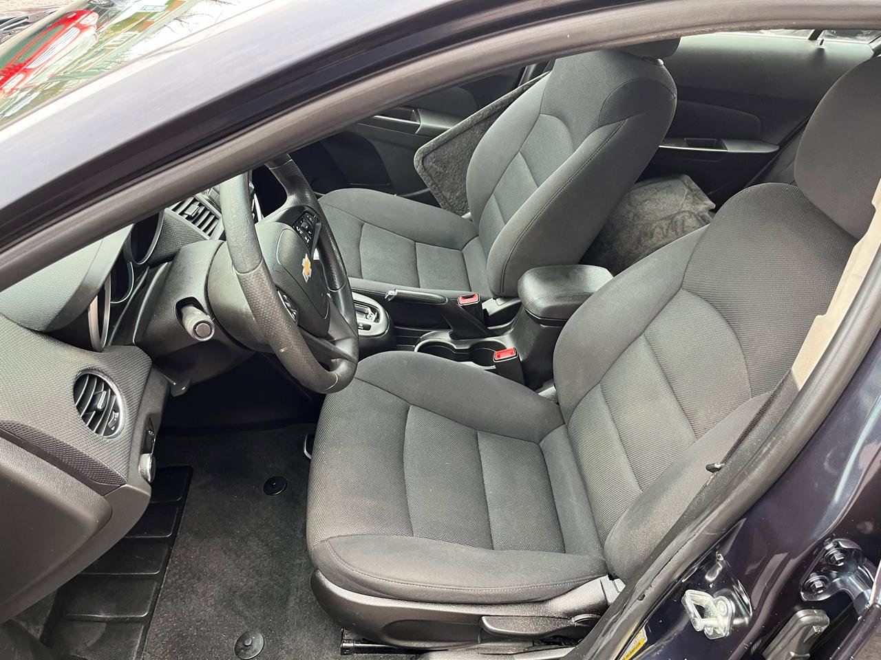 Used 2016 Chevrolet Cruze LT FWD image 19