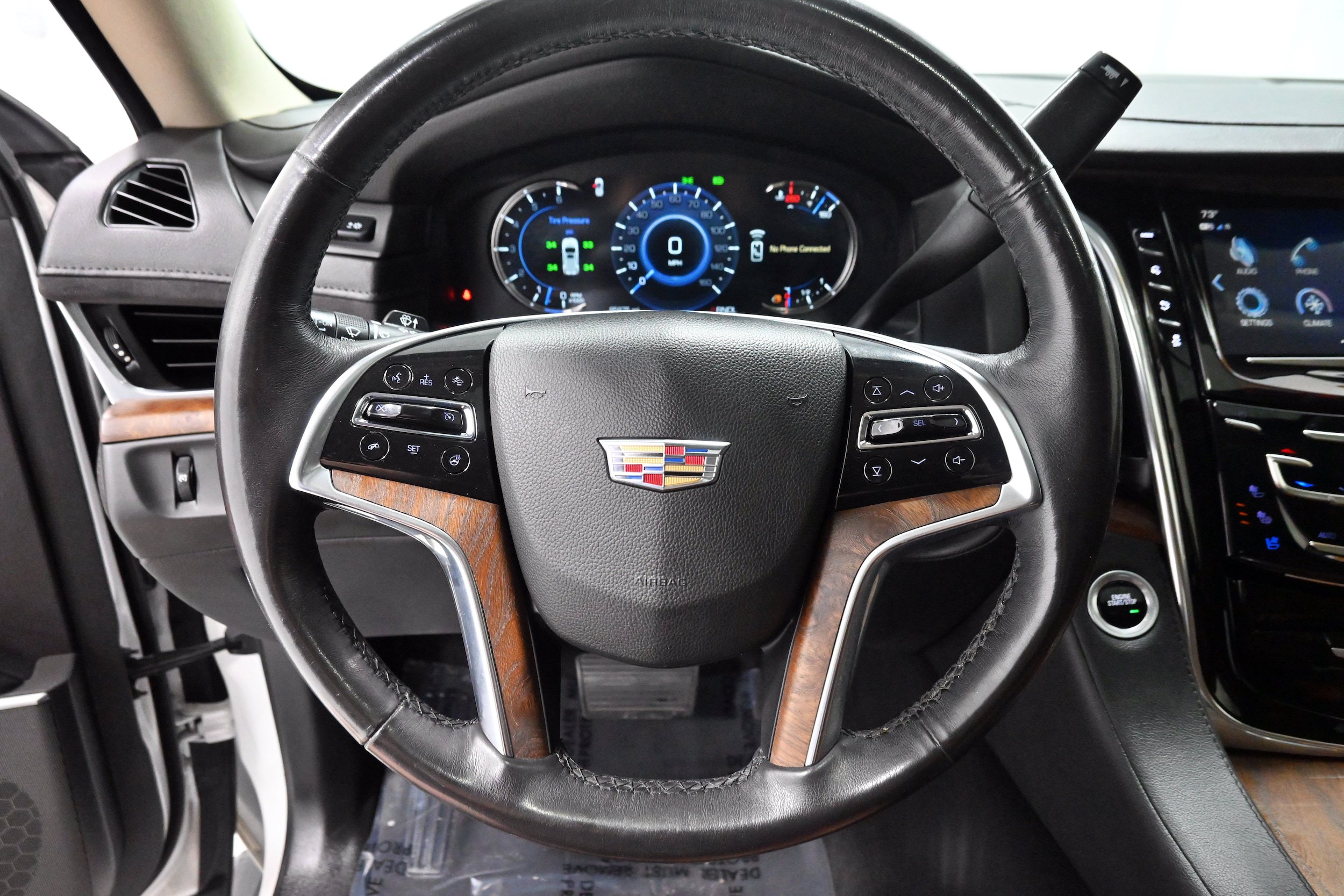 Used 2019 Cadillac Escalade Premium Luxury AWD/4WD image 7