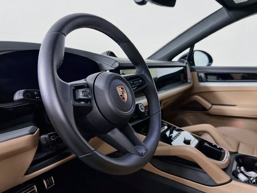 Certified 2026 Porsche Cayenne S AWD/4WD image 4