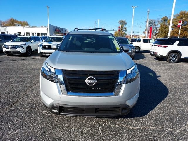 New 2025 Nissan Pathfinder SV image 11