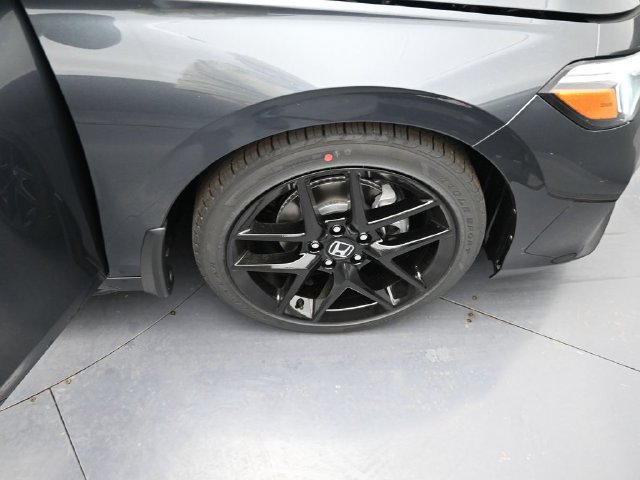 Used 2025 Honda Civic Sport image 36