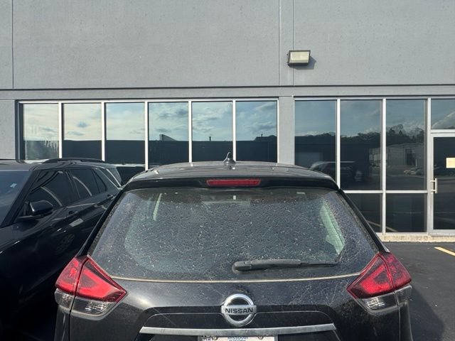 Used 2018 Nissan Rogue S AWD/4WD image 6
