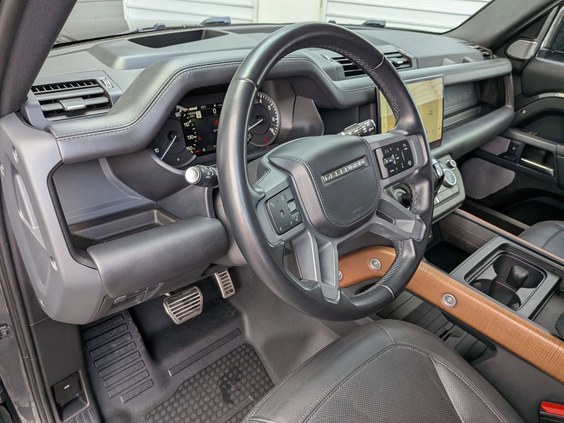 Used 2023 Land Rover Defender 130 X image 14