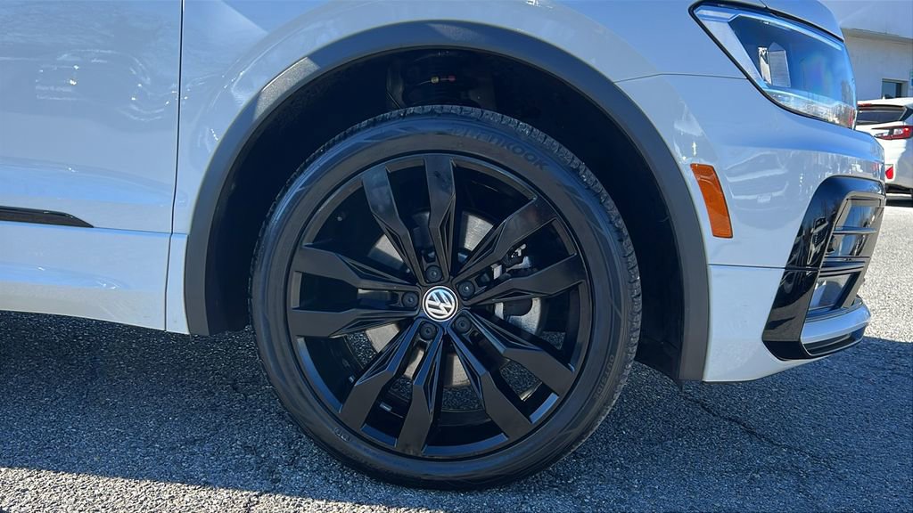 Used 2021 Volkswagen Tiguan SE R-Line image 10