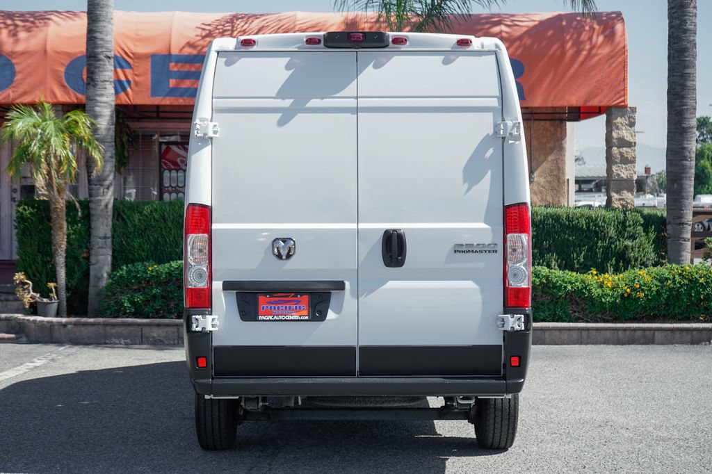 Used 2025 RAM ProMaster 2500 w/ Convenience Group FWD image 7