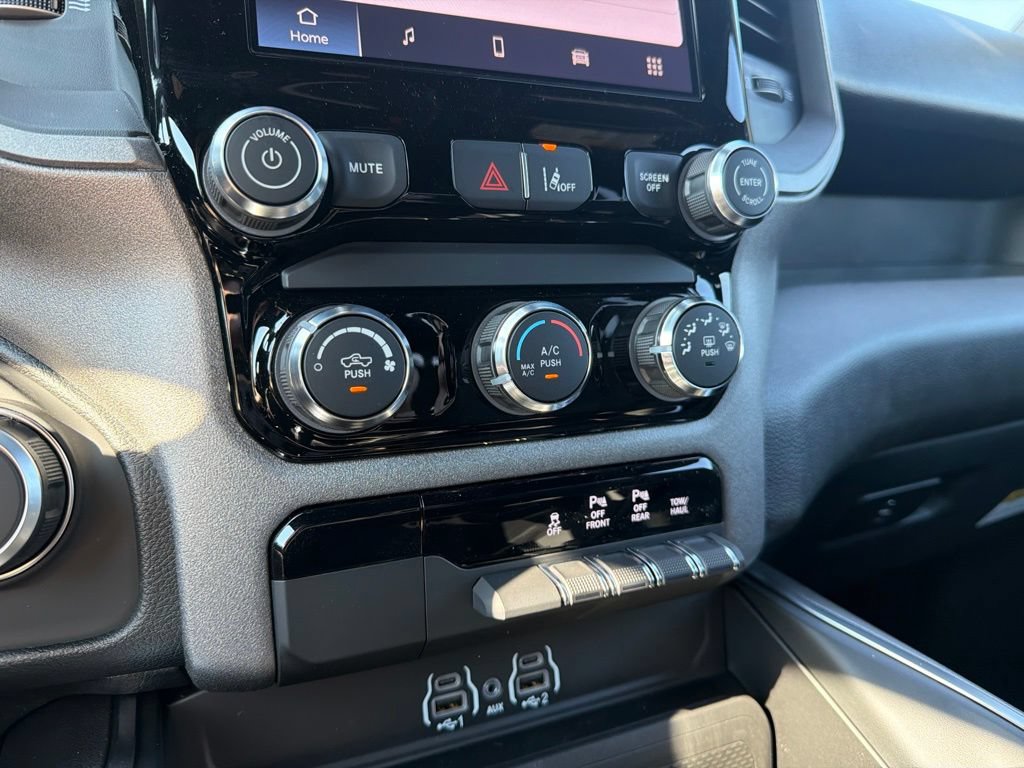 New 2027 RAM 1500 Express AWD/4WD image 11