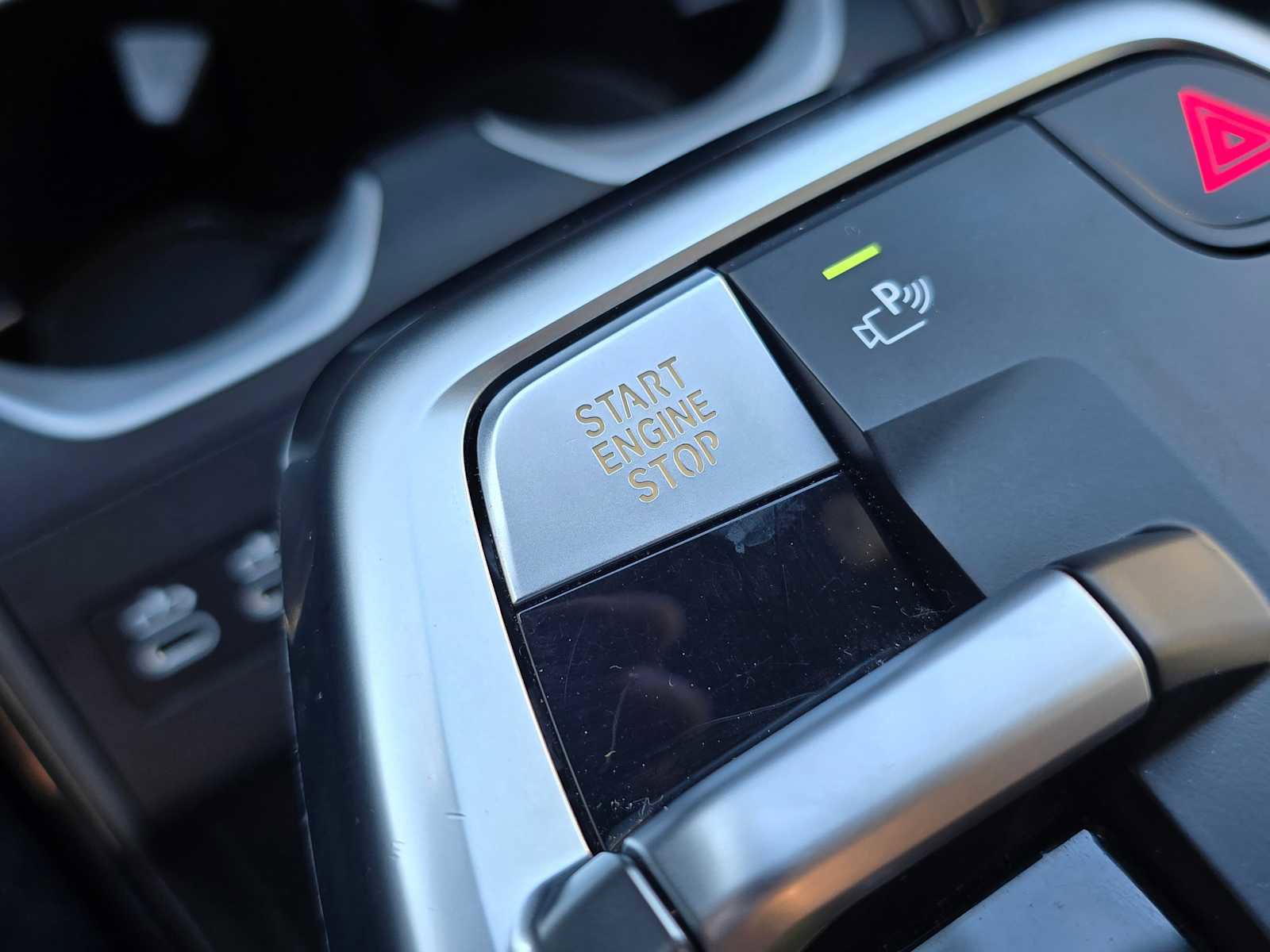 Used 2025 BMW X2 xDrive28i w/ Convenience Package image 32