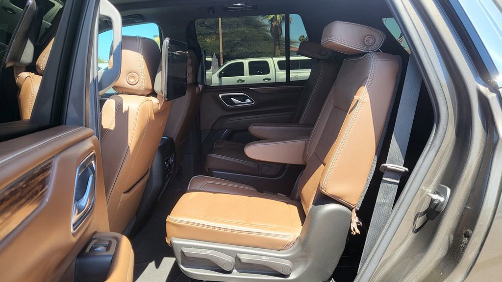 Used 2021 Chevrolet Tahoe High Country w/ Premium Package RWD image 24