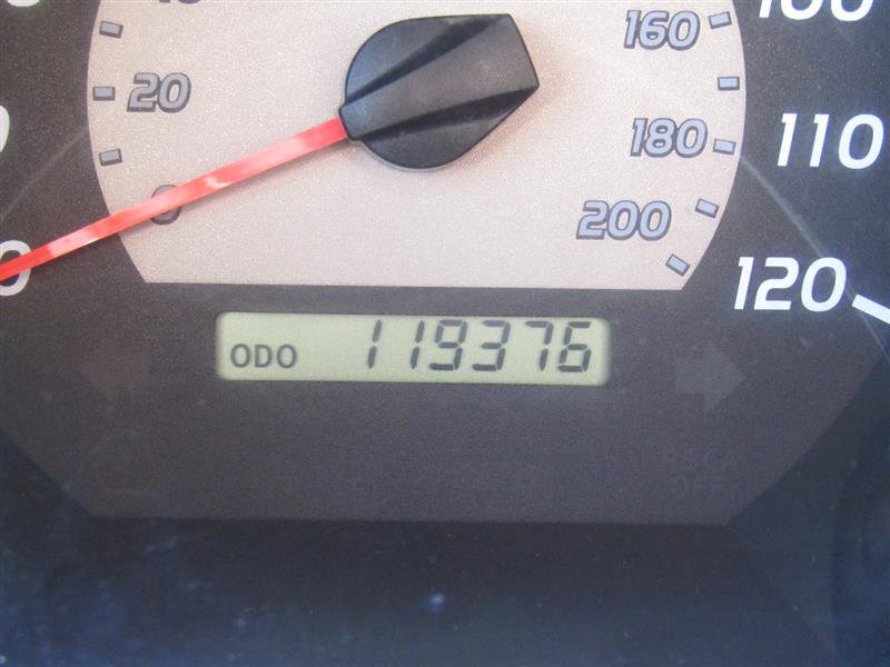 Used 2011 Toyota Tacoma 4x4 Access Cab V6 w/ TRD Sport Pkg image 17