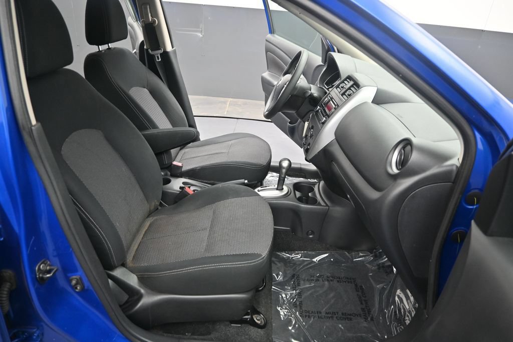 Used 2015 Nissan Versa SV FWD image 23