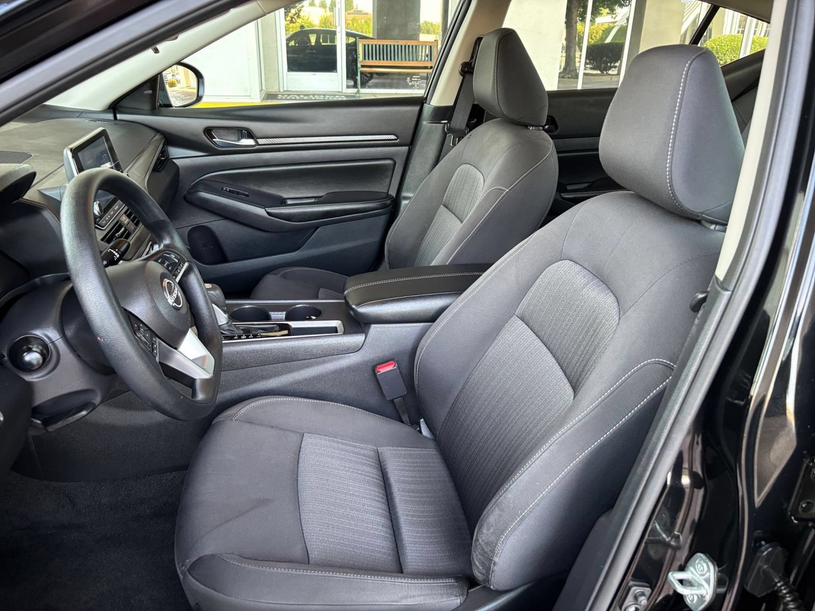 Used 2025 Nissan Altima 2.5 SV FWD image 26