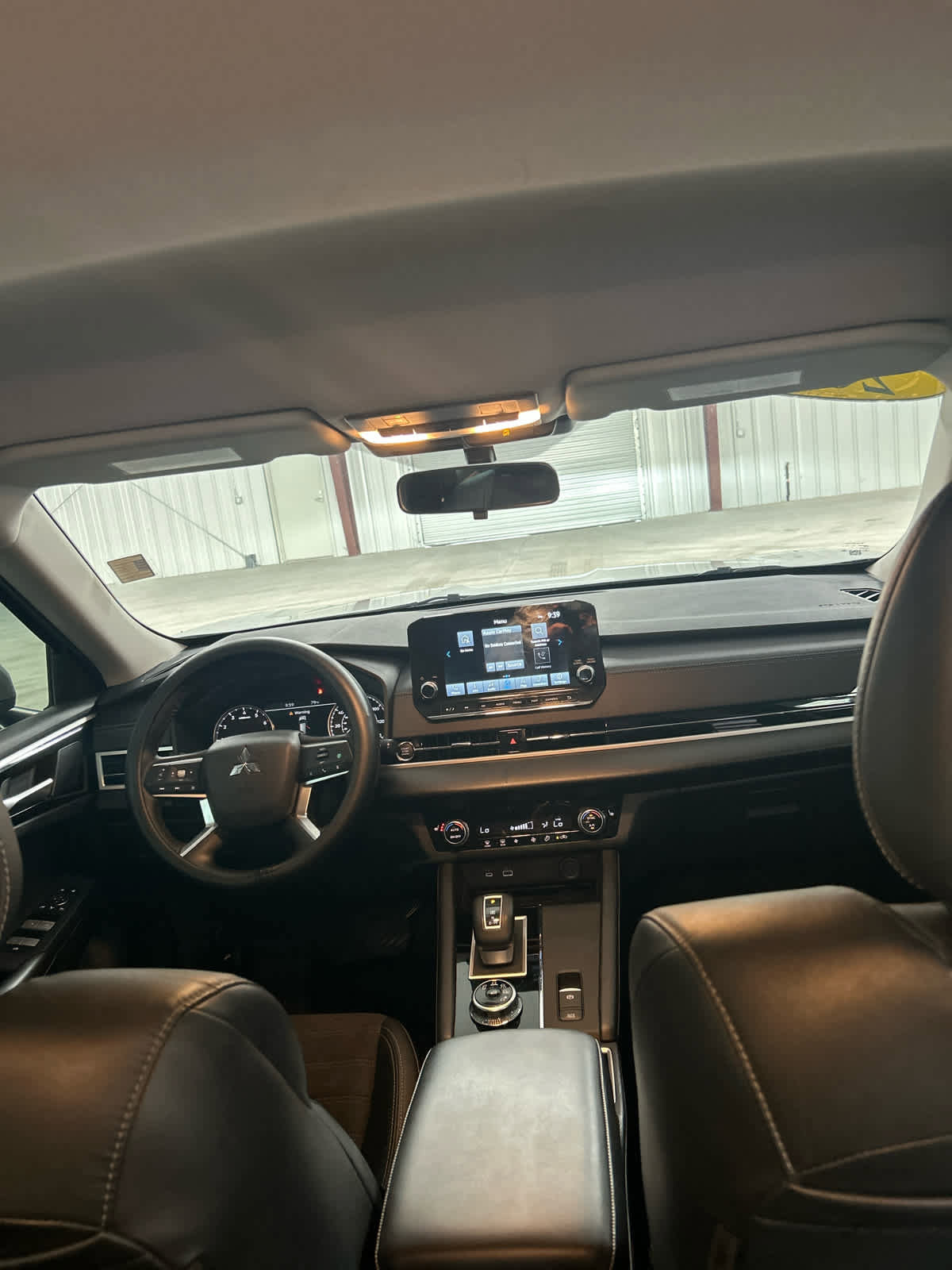 Used 2023 Mitsubishi Outlander SE image 19