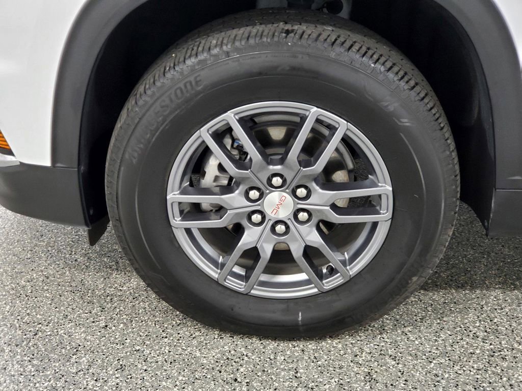 Used 2025 GMC Acadia Elevation image 8