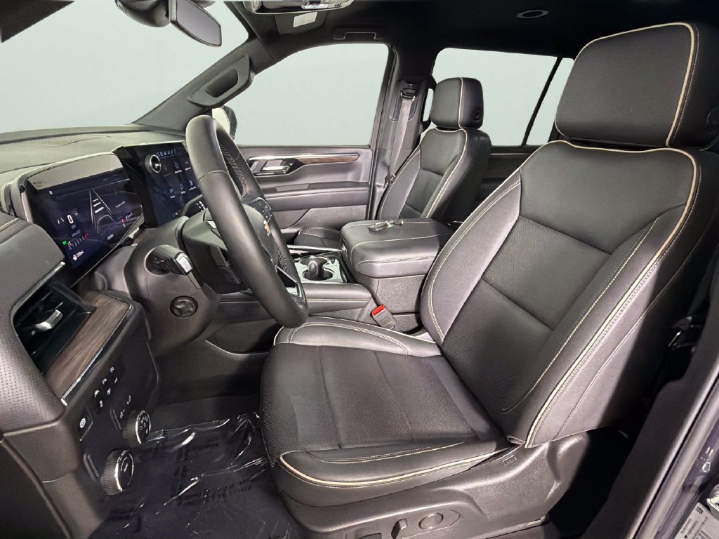 Certified 2025 Chevrolet Suburban Premier RWD image 18