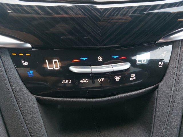 Used 2025 Cadillac XT6 Premium Luxury w/ Technology Package image 24