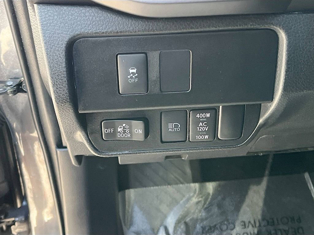Used 2020 Toyota Tacoma TRD Off-Road w/ Technology Package AWD/4WD image 10