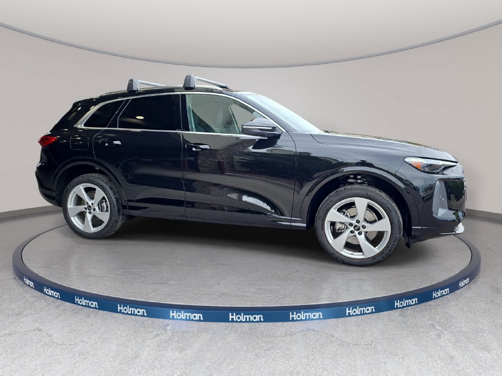 Used 2025 Audi Q5 Premium Plus w/ Premium Plus AWD/4WD image 5