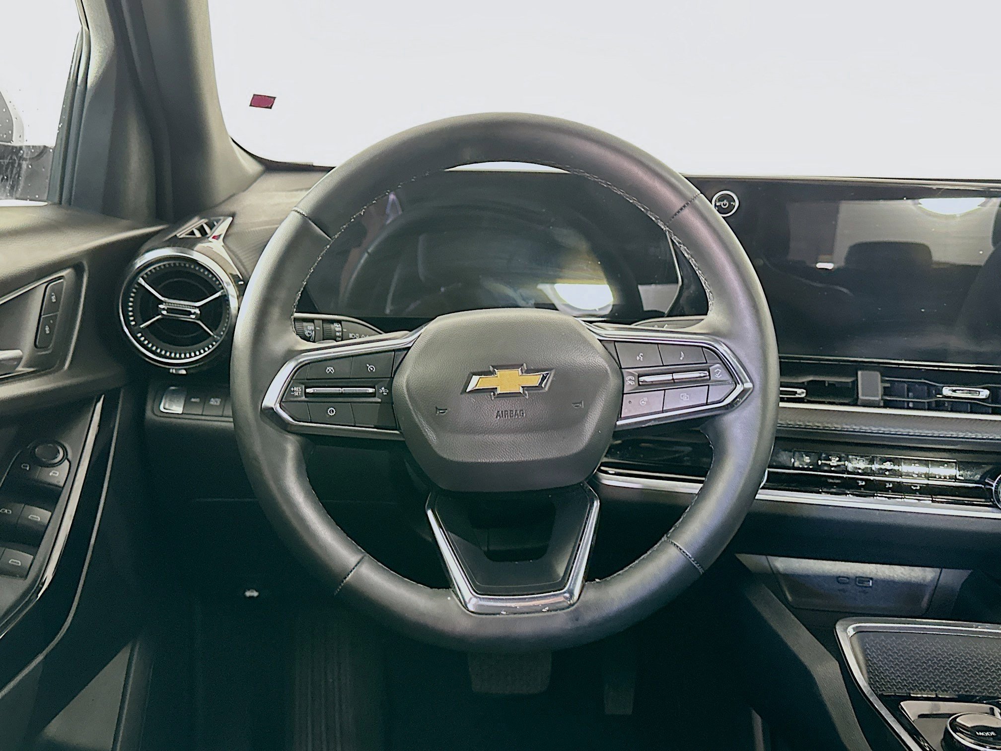Used 2026 Chevrolet Equinox LT AWD/4WD image 18