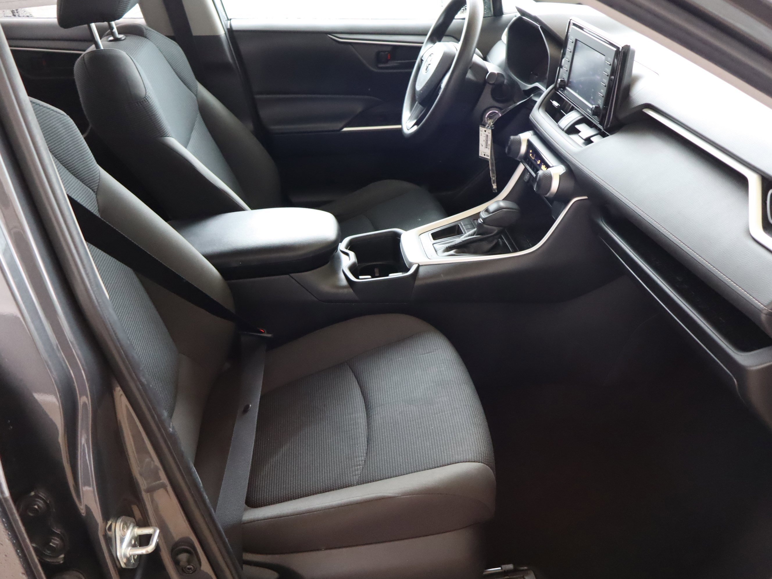 Used 2022 Toyota RAV4 LE image 36