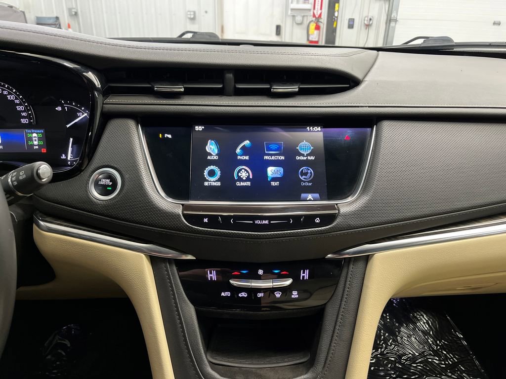 Used 2017 Cadillac XT5 FWD image 24