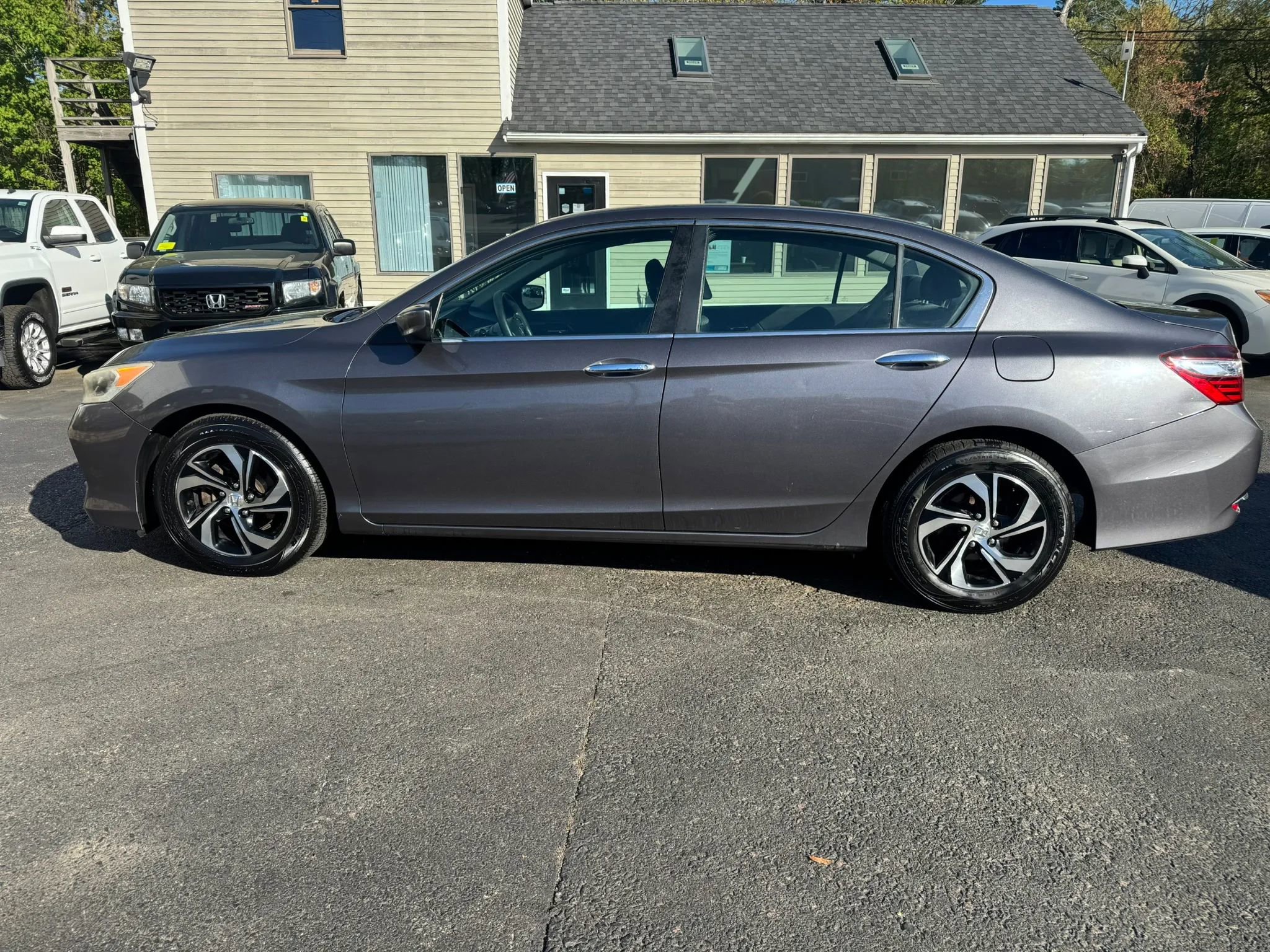 Used 2016 Honda Accord LX image 4