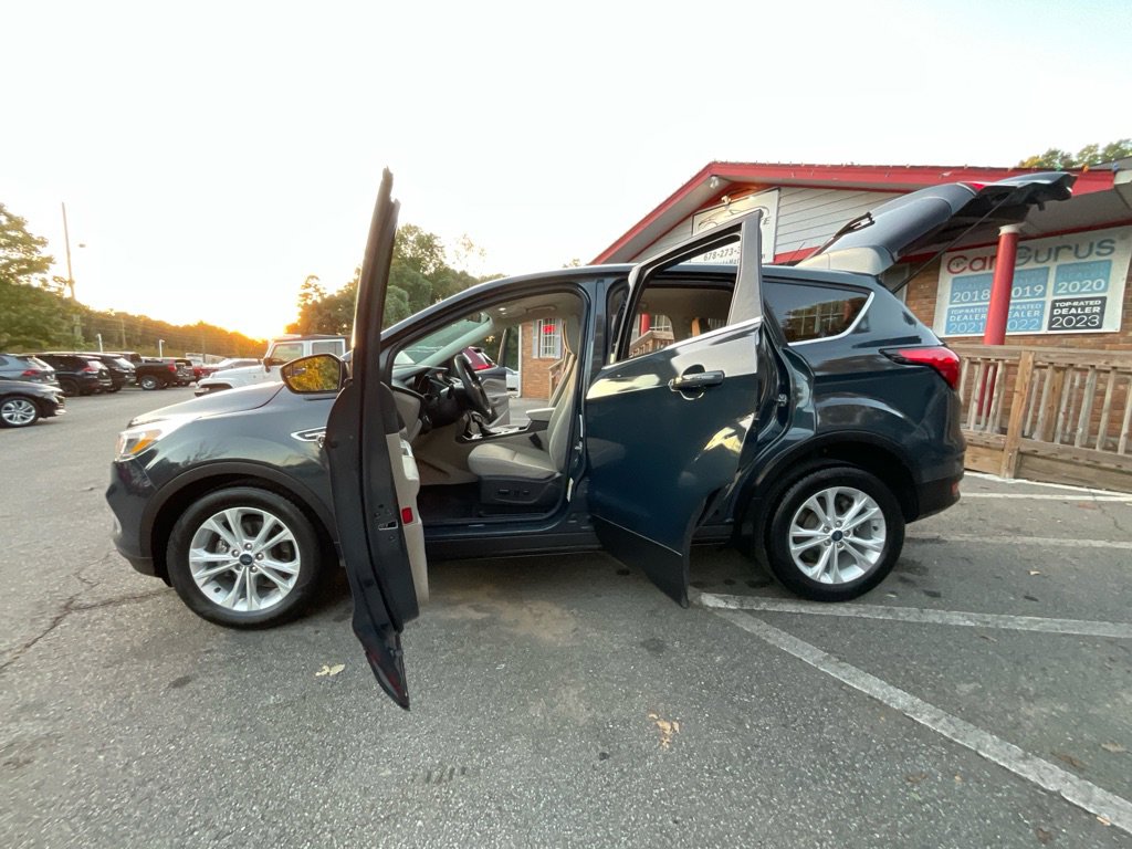 Used 2019 Ford Escape SE image 36