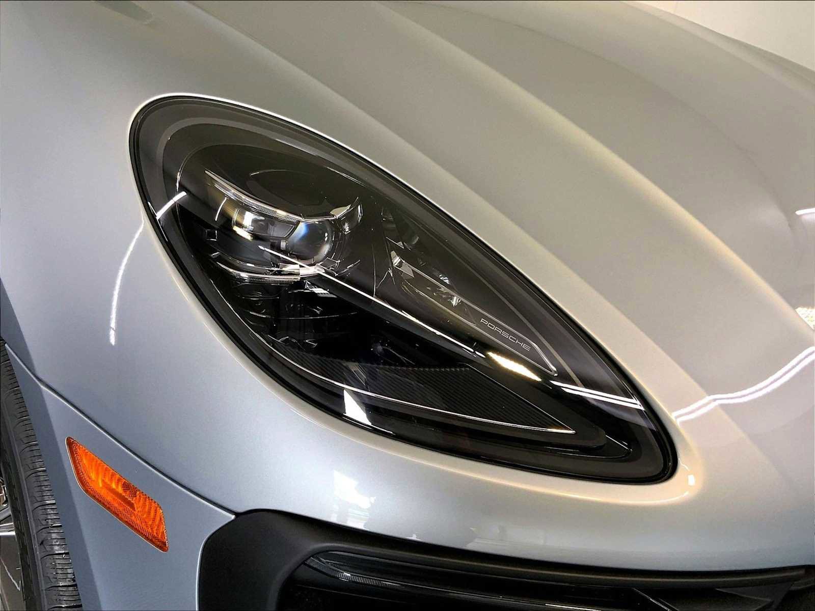 New 2025 Porsche Macan image 12