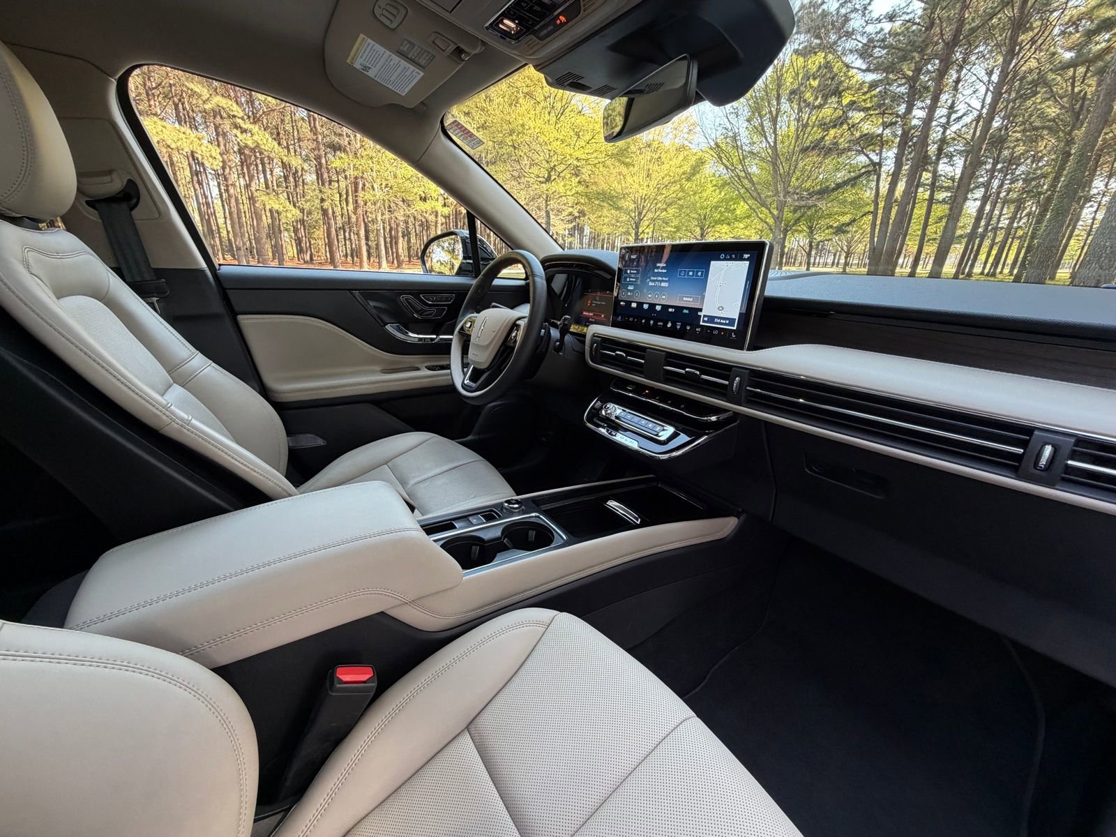 Used 2025 Lincoln Corsair Reserve image 19