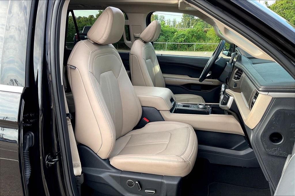 Used 2024 Ford Expedition Max Limited image 7