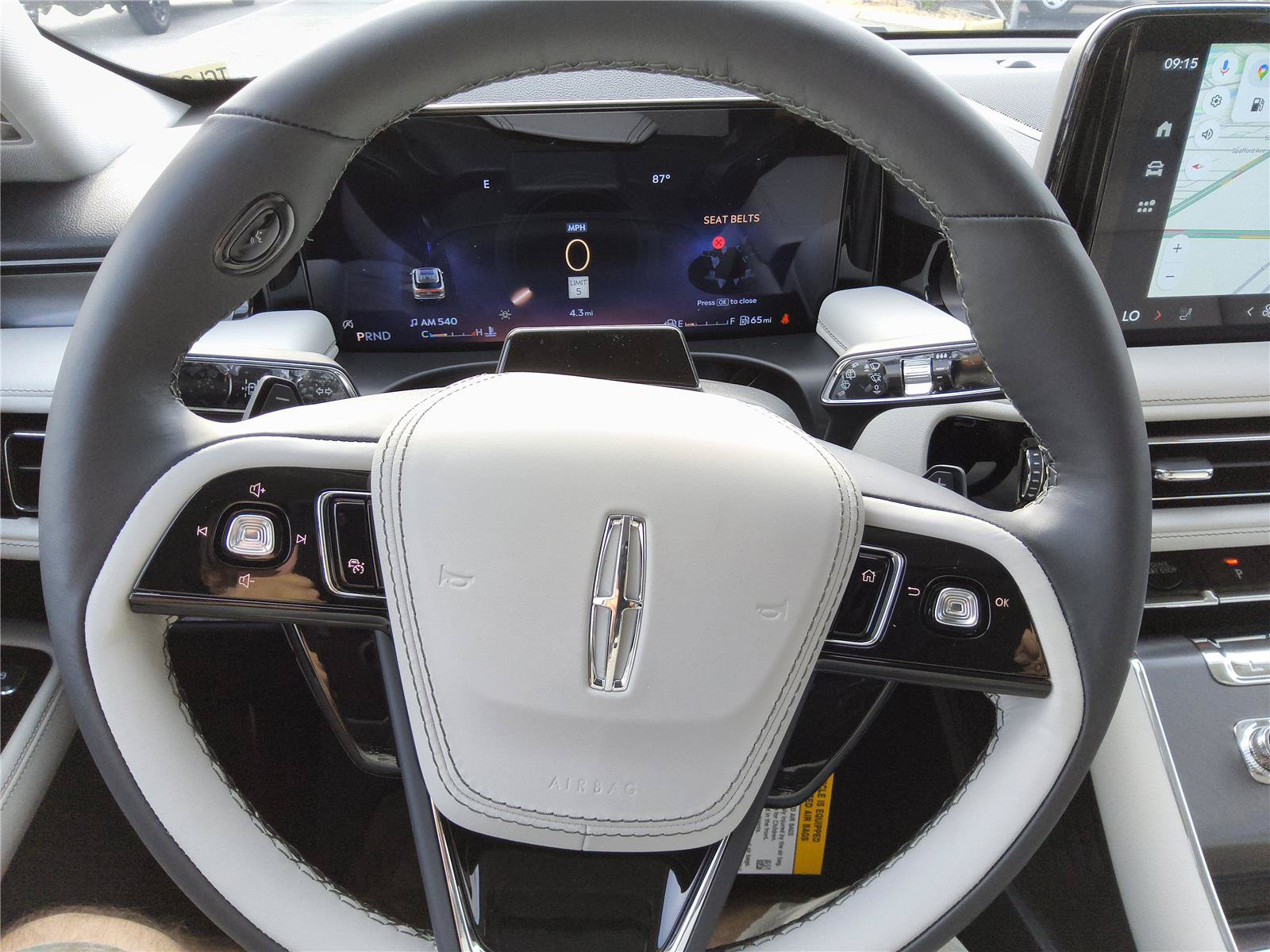 New 2026 Lincoln Aviator 2WD image 32