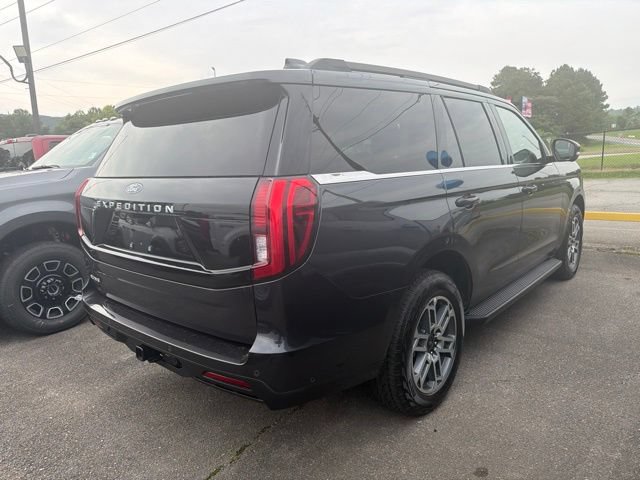 Used 2025 Ford Expedition Active AWD/4WD image 21