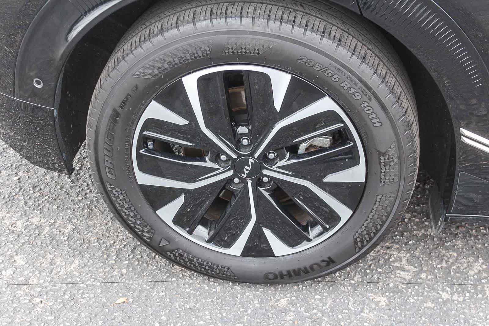 Used 2024 Kia EV6 Wind w/ Wind Technology Package RWD image 12