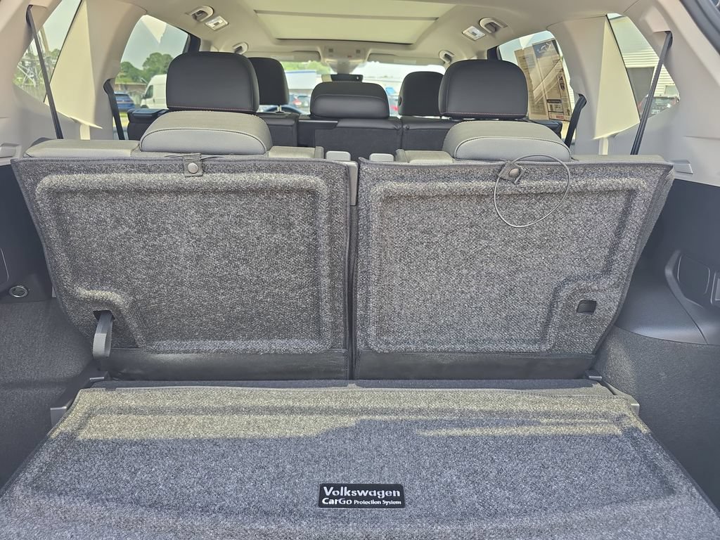 Certified 2024 Volkswagen Tiguan Wolfsburg Edition w/ Panoramic Sunroof Package FWD image 11