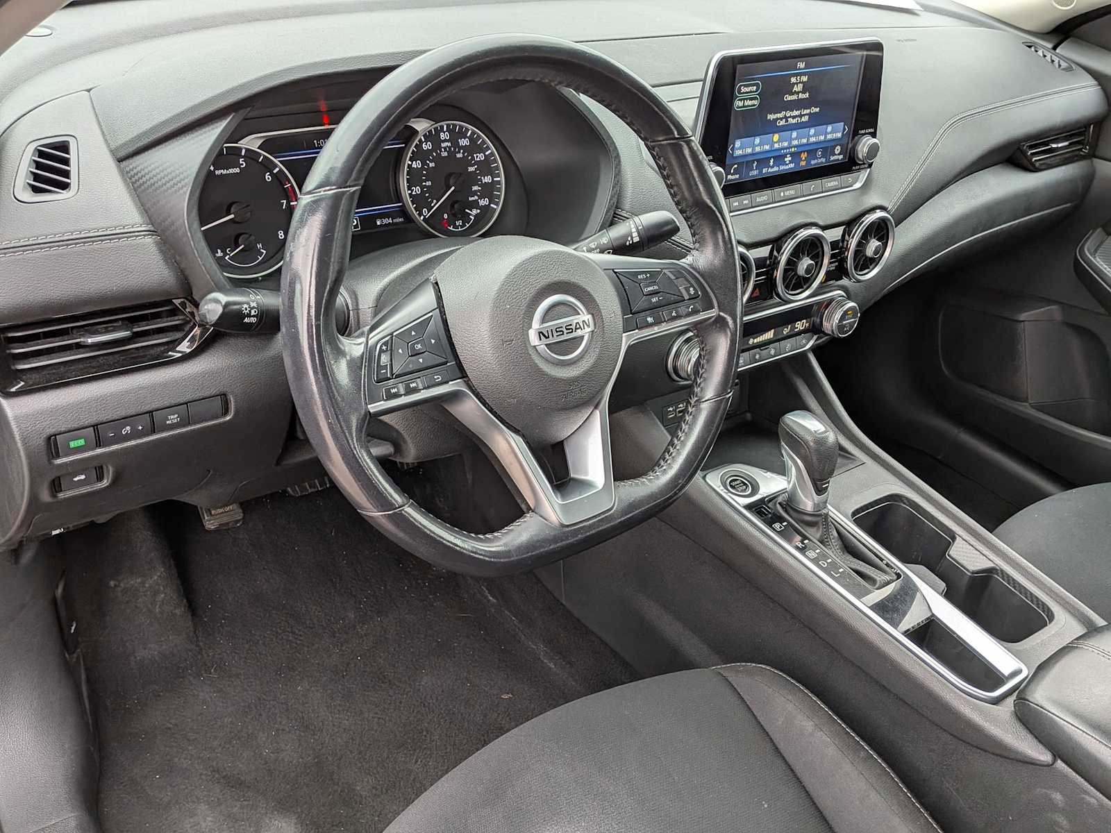 Used 2021 Nissan Sentra SV image 2