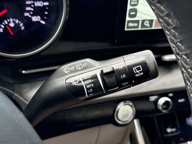 Used 2024 Kia Carnival EX FWD image 25