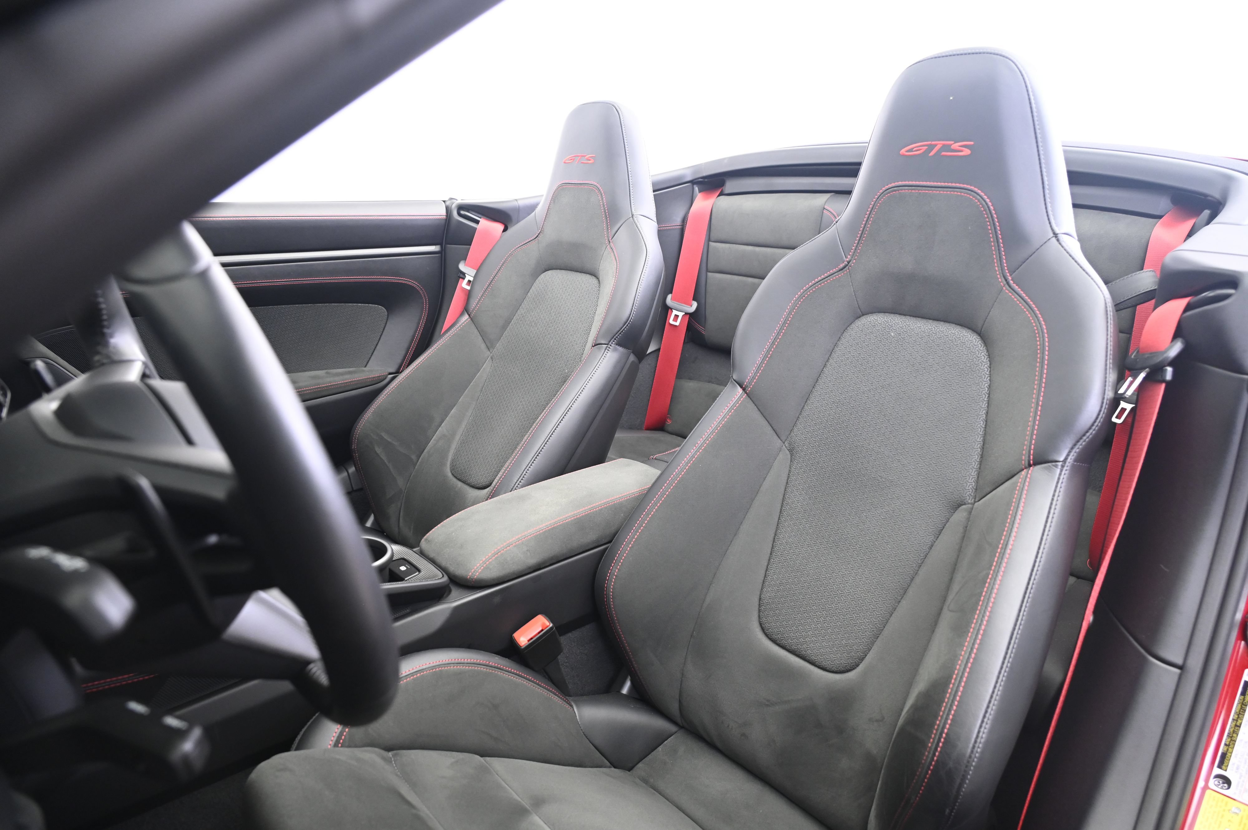 Certified 2025 Porsche 911 Carrera GTS RWD image 29