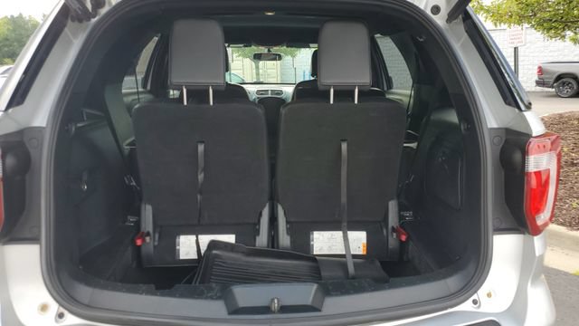 Used 2019 Ford Explorer XLT w/ Equipment Group 202A AWD/4WD image 23