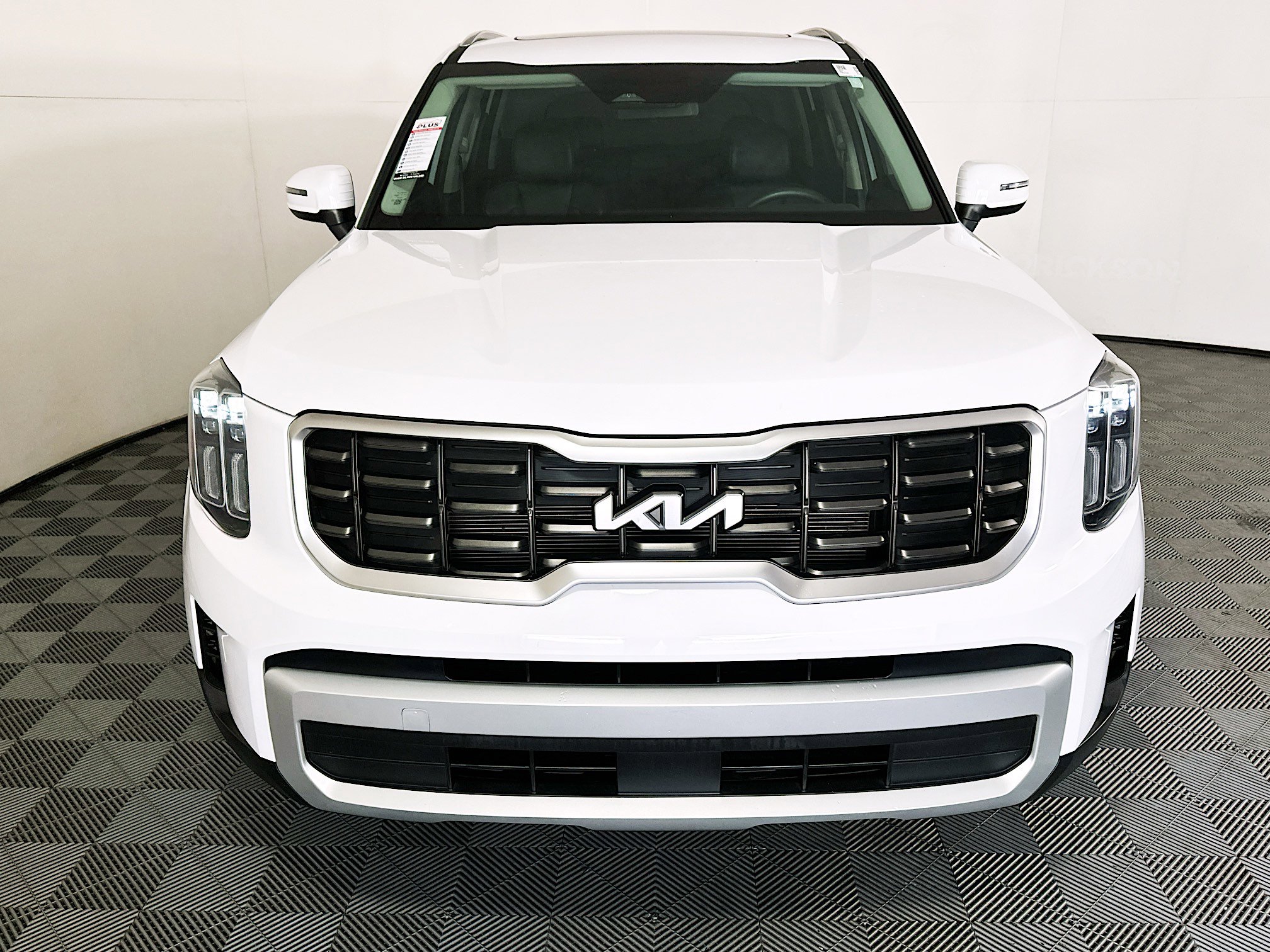Used 2025 Kia Telluride S FWD image 8