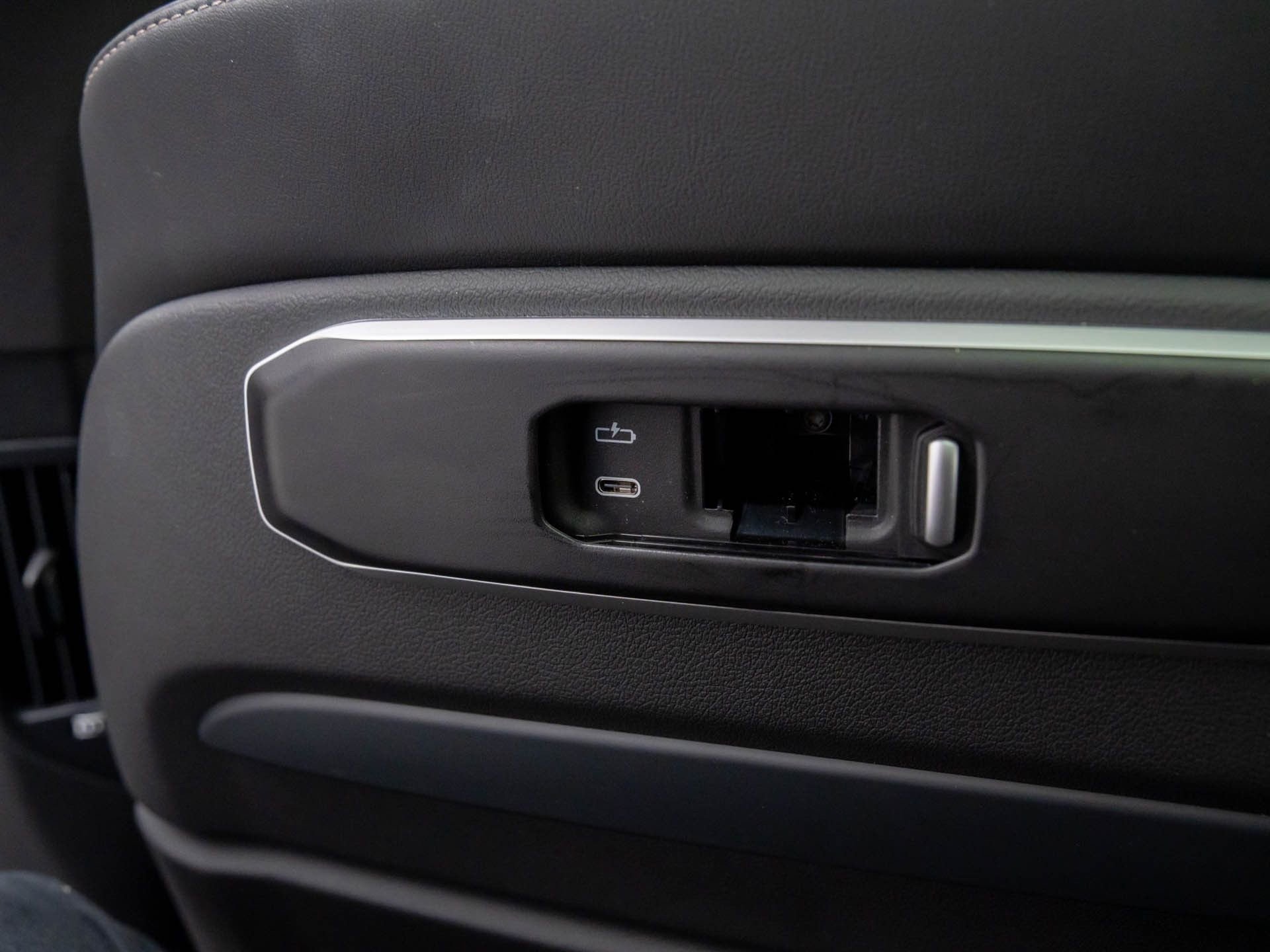 Certified 2025 BMW X5 M60i image 21