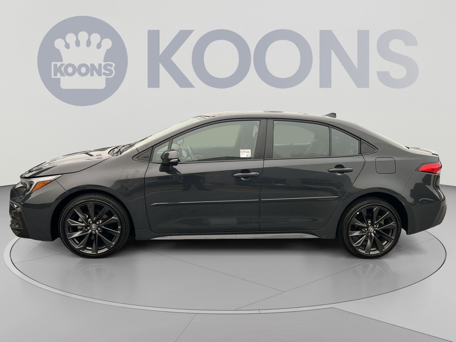Used 2023 Toyota Corolla SE FWD image 2