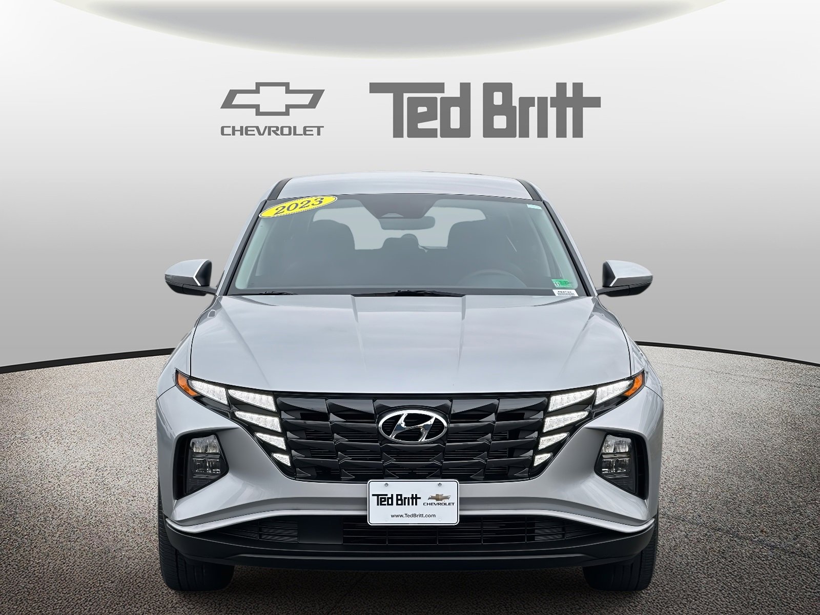 Used 2023 Hyundai Tucson SE image 2