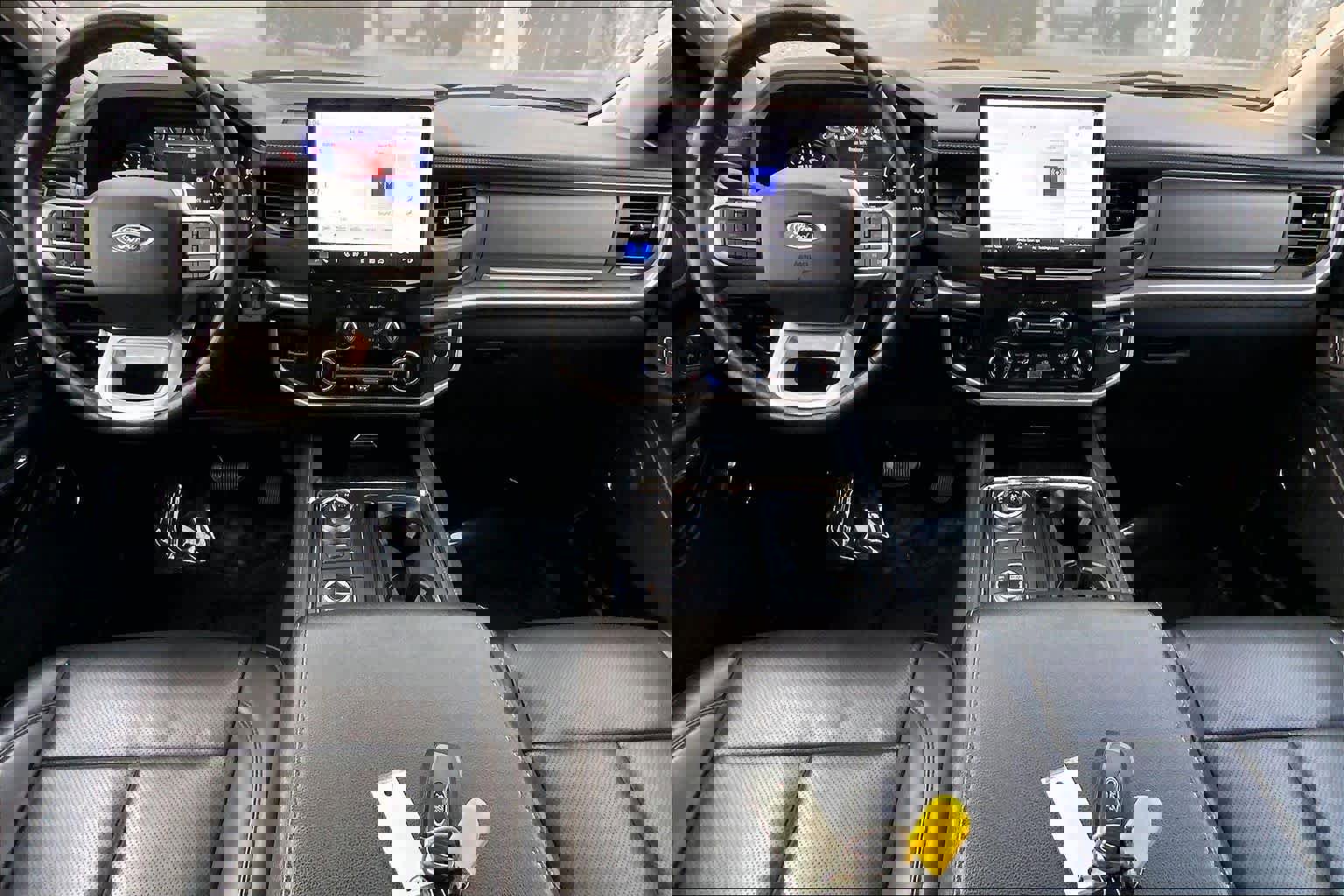 Used 2024 Ford Expedition XLT image 14