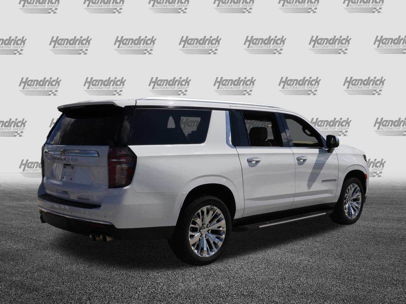 Used 2021 Chevrolet Suburban Premier w/ Premium Package image 9