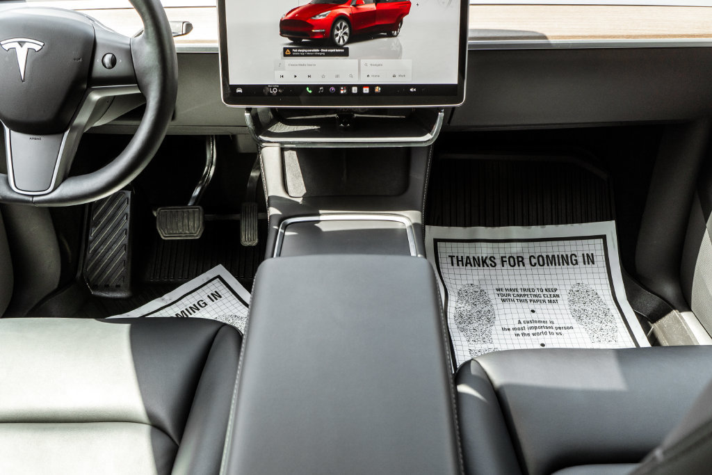 Used 2023 Tesla Model Y Long Range AWD/4WD image 11