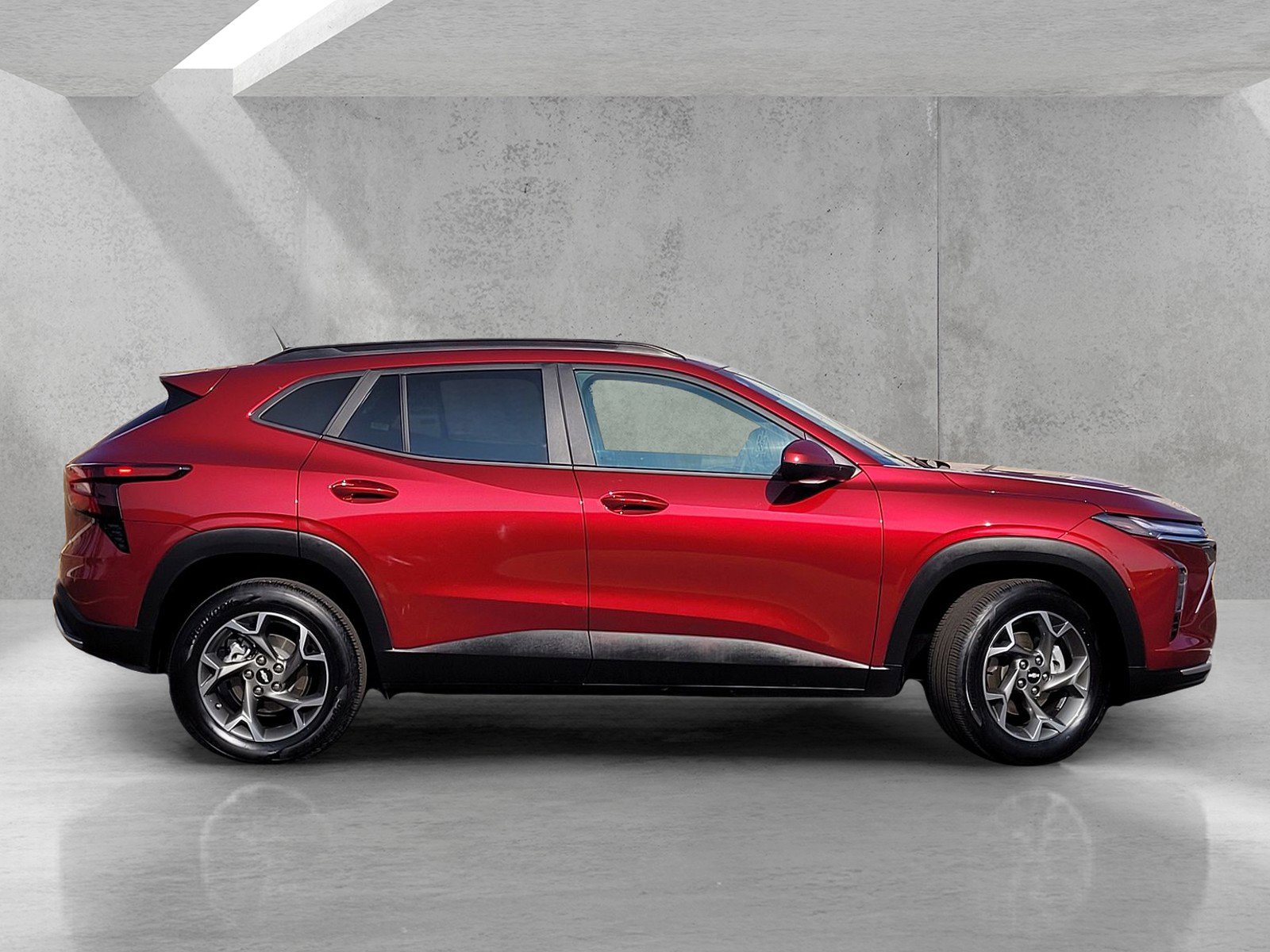 Used 2025 Chevrolet Trax LT w/ LT Convenience Package image 3